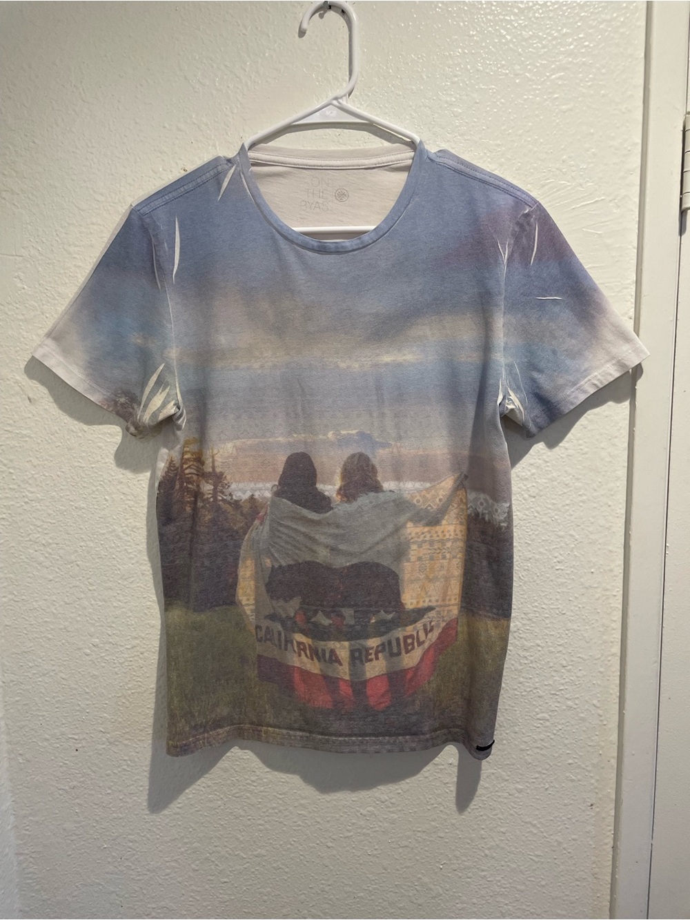 ☀️On The Byas California Republic Sunset Graphic Tee S🏔️
